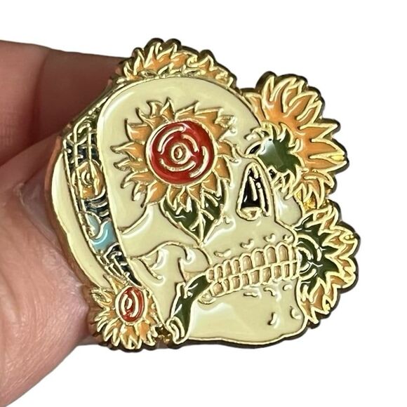 Vincent Van Gogh Inspired Artwork Sunflower Skull Enamel Pin - Picture 5 of 9
